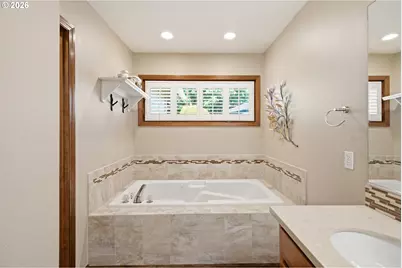 679 NE Maryann Ct, Hillsboro, OR 97124 - Photo 29
