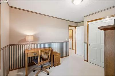 679 NE Maryann Ct, Hillsboro, OR 97124 - Photo 35