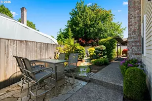 679 NE Maryann Ct, Hillsboro, OR 97124 - Photo 45
