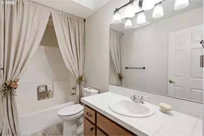 679 NE Maryann Ct, Hillsboro, OR 97124 - Photo 39