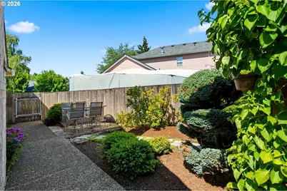 679 NE Maryann Ct, Hillsboro, OR 97124 - Photo 45