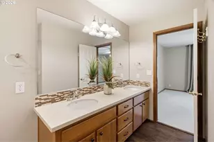 679 NE Maryann Ct, Hillsboro, OR 97124 - Photo 31