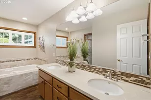 679 NE Maryann Ct, Hillsboro, OR 97124 - Photo 29