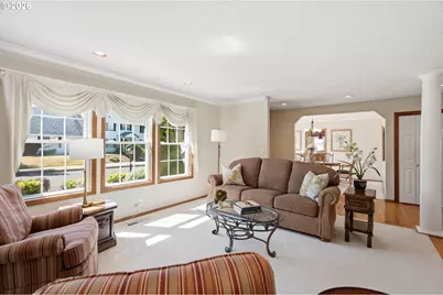 679 NE Maryann Ct, Hillsboro, OR 97124 - Photo 5
