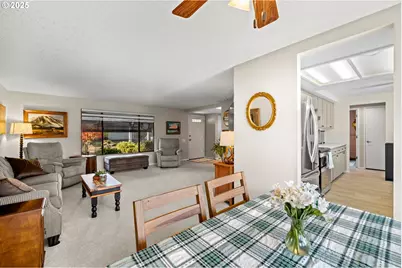 2246 NE 153rd Ave, Portland, OR 97230 - Photo 9