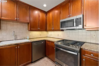 4884 NW Promenade Ter #304, Portland, OR 97229 - Photo 13