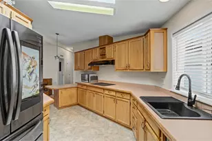 2120 Robins Ln, Salem, OR 97306 - Photo 19