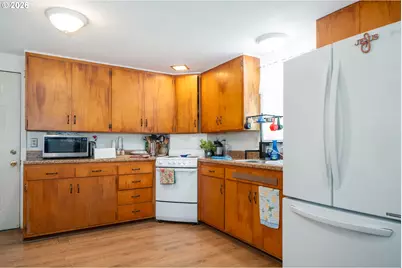 11766 Walnut Ave, Mapleton, OR 97453 - Photo 15