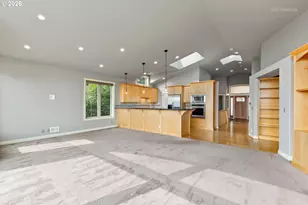 6719 S Corbett Ave, Portland, OR 97219 - Photo 9