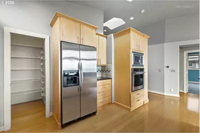 6719 S Corbett Ave, Portland, OR 97219 - Photo 13