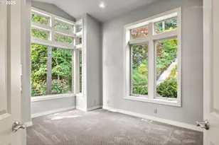 6719 S Corbett Ave, Portland, OR 97219 - Photo 19