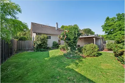 2023 SE Yukon St, Portland, OR 97202 - Photo 33
