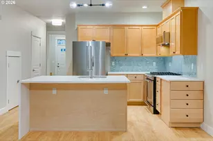 2257 SE 76th Ave, Portland, OR 97215 - Photo 9