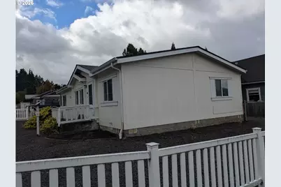133 S Gateway Blvd, Cottage Grove, OR 97424 - Photo 3