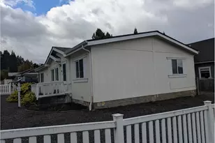 133 S Gateway Blvd, Cottage Grove, OR 97424 - Photo 3