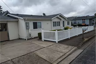 133 S Gateway Blvd, Cottage Grove, OR 97424 - Photo 1