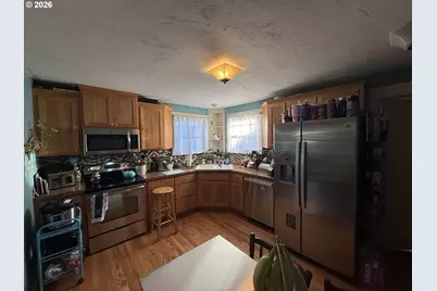 2460 E St, Springfield, OR 97477 - Photo 15