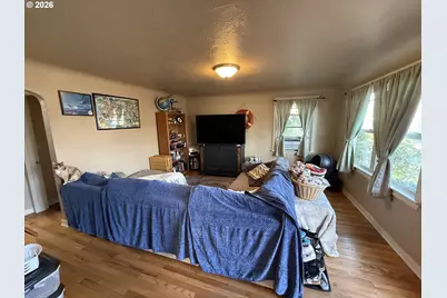 2460 E St, Springfield, OR 97477 - Photo 7