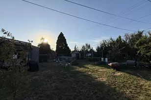 2460 E St, Springfield, OR 97477 - Photo 39