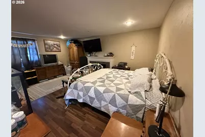 2460 E St, Springfield, OR 97477 - Photo 15