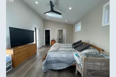 88051 Lake Point Dr, Florence, OR 97439 - Photo 11