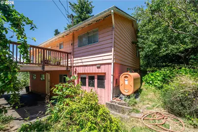 1077 F St, Coos Bay, OR 97420 - Photo 9