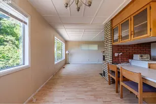 1077 F St, Coos Bay, OR 97420 - Photo 17