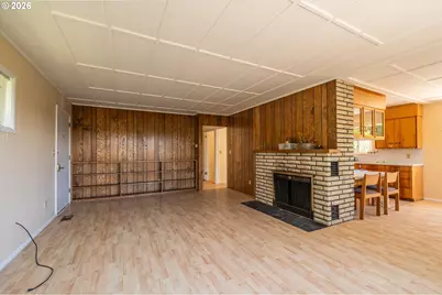 1077 F St, Coos Bay, OR 97420 - Photo 23