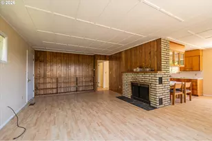 1077 F St, Coos Bay, OR 97420 - Photo 23