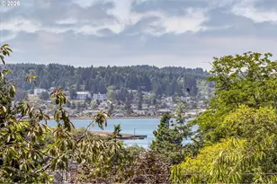 1077 F St, Coos Bay, OR 97420 - Photo 39
