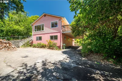 1077 F St, Coos Bay, OR 97420 - Photo 3