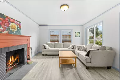 6824 N Commercial Ave, Portland, OR 97202 - Photo 11