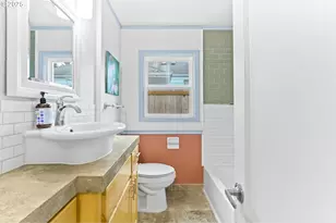 6824 N Commercial Ave, Portland, OR 97202 - Photo 29