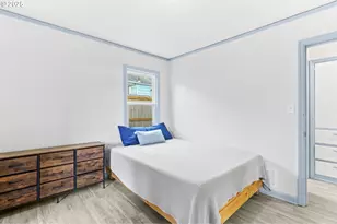 6824 N Commercial Ave, Portland, OR 97202 - Photo 33