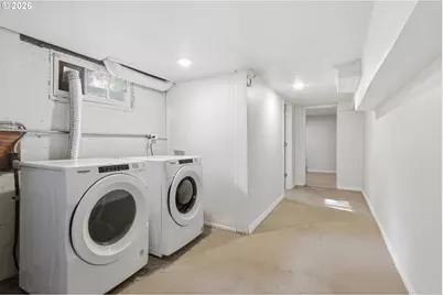 11610 NE Fremont Ct, Portland, OR 97220 - Photo 15