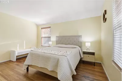 11610 NE Fremont Ct, Portland, OR 97220 - Photo 7