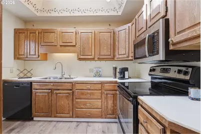 11610 NE Fremont Ct, Portland, OR 97220 - Photo 11