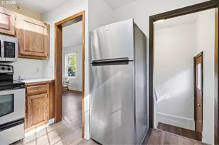 11610 NE Fremont Ct, Portland, OR 97220 - Photo 13