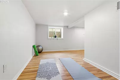 11610 NE Fremont Ct, Portland, OR 97220 - Photo 21