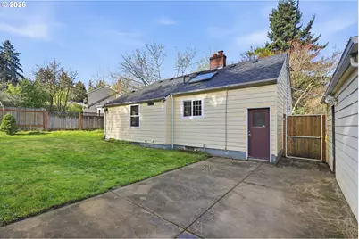 11610 NE Fremont Ct, Portland, OR 97220 - Photo 17