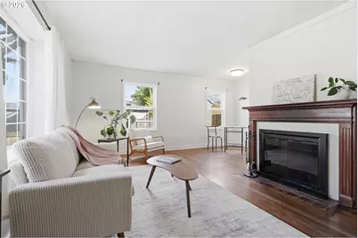 11610 NE Fremont Ct, Portland, OR 97220 - Photo 3