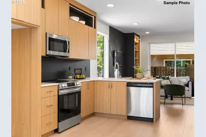 3025 NE Ainsworth St #8, Portland, OR 97211 - Photo 5