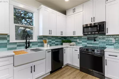 7939 N Dana Ave, Portland, OR 97203 - Photo 9