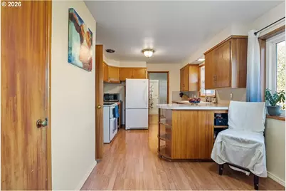 760 SE Birch St, Sweet Home, OR 97386 - Photo 5