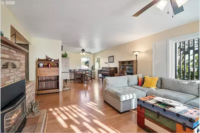 760 SE Birch St, Sweet Home, OR 97386 - Photo 3