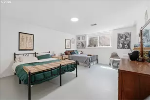 6910 Northeast Pacific Street, Portland, OR 97213 - Photo 39