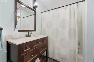 6910 Northeast Pacific Street, Portland, OR 97213 - Photo 17