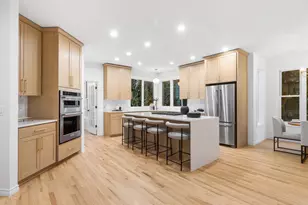 17558 SW Kemmer View Ct, Beaverton, OR 97007 - Photo 3