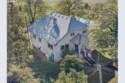 2064 S Myrtle Rd, Myrtle Creek, OR 97457 - Photo 1