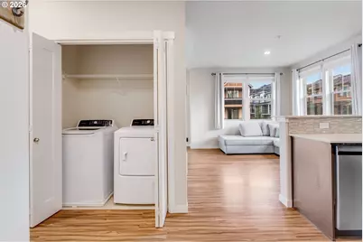 17124 SW Appledale Rd #401, Beaverton, OR 97007 - Photo 9